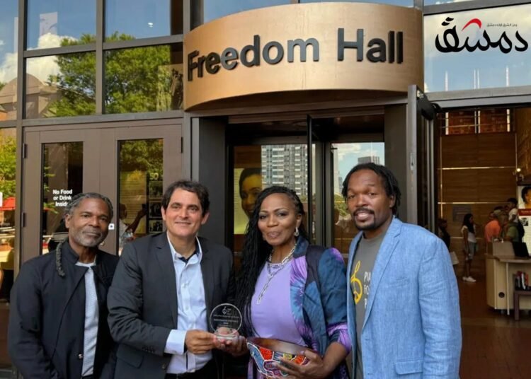 الموسيقار مالك جندلي و”بيانو من أجل السلام” يكرّمان برنيس مارتن لوثر كينغ في اليوم العالمي للسلام