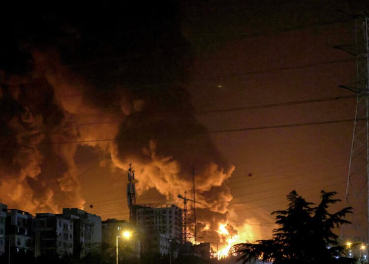 الحوثيون: استهدفنا إسرائيل بصواريخ باليستية