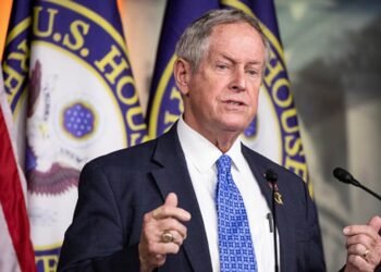 طرح مشروع لإلغاء عقوبات “قيصر” عن سوريا ضمن موازنة الدفاع الأمريكية