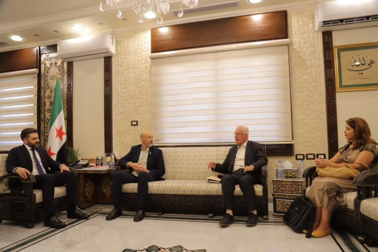 وزير الثقافة السوري يستقبل وفداً من مؤسسة دمشق للفكر والتنمية