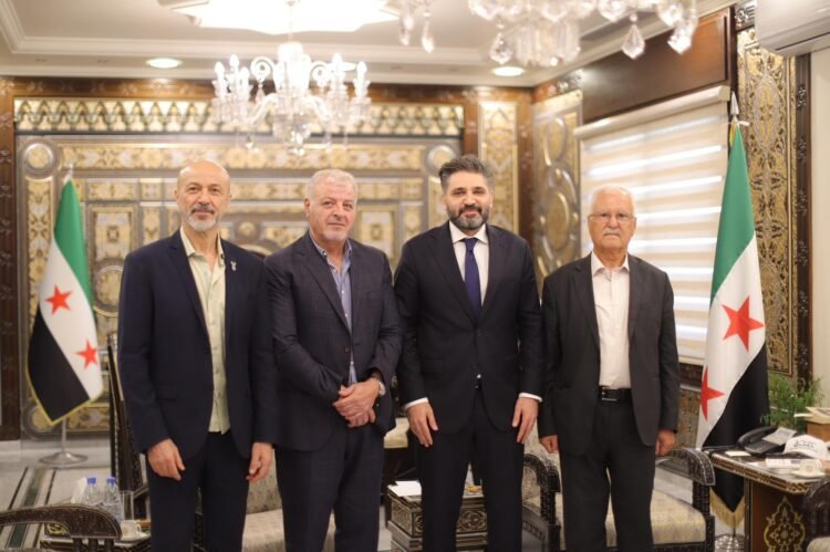 وزير الثقافة السوري يستقبل وفداً من مؤسسة دمشق للفكر والتنمية