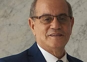 “خمسون عامًا من النضال: السفير مصطفى محمد لمين يروي تطورات قضية الصحراء الغربية