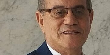 “خمسون عامًا من النضال: السفير مصطفى محمد لمين يروي تطورات قضية الصحراء الغربية