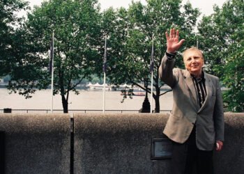 بيرين بيرسايغلي موت: رسالة مفتوحة إلى نزار قباني