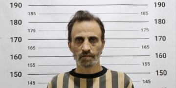 الداخلية تعلن القبض على أحد أبرز المطلوبين في درعا بتهم الاعتقال القسري وابتزاز الأهالي