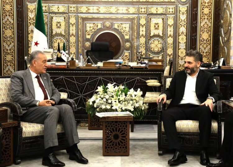 وزير الثقافة ورئيس هيئة العدالة الانتقالية يبحثان تعزيز صون الذاكرة الوطنية وترسيخ السلم الأهلي