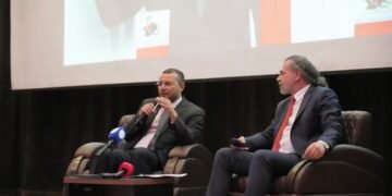 منير الربيع: سوريا تستحق فرصة جديدة لبناء دولة المواطنة والديمقراطية