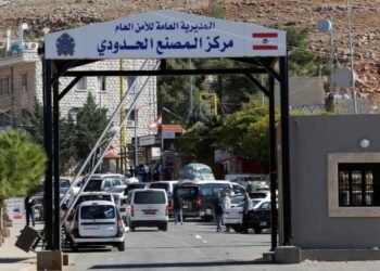 أكثر من 370 ألف سوري عادوا طوعاً إلى البلاد عبر الحدود اللبنانية منذ سقوط النظام