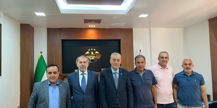 رئيس الهيئة الوطنية للعدالة الانتقالية يلتقي وفد مؤسسة دمشق للثقافة والفكر والفنون في دمشق