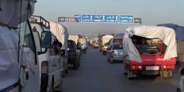 بحث آلية عودة العائلات الكردية النازحة إلى الرقة
