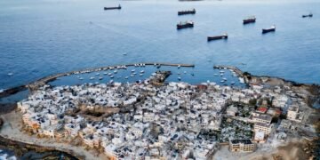 وفد من المديرية العامة للآثار والمتاحف يتفقد المواقع الأثرية في طرطوس ويبحث آليات حماية التراث من التعديات