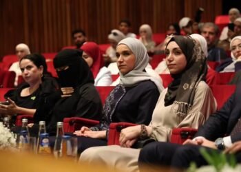 السيدة الأولى لطيفة الدروبي تشارك في أمسية للشاعرات السوريات بالمكتبة الوطنية في دمشق