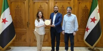 محافظ حلب يكرّم يارا صبري وماهر صليبي تقديراً لمواقفهما الداعمة للسوريين