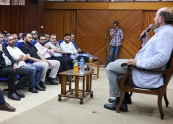 محاضرة في حماة تناقش فرص النهوض الاقتصادي في سوريا وتستعرض تجارب دول حققت قفزات تنموية