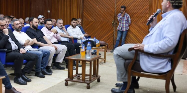 محاضرة في حماة تناقش فرص النهوض الاقتصادي في سوريا وتستعرض تجارب دول حققت قفزات تنموية