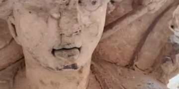 دائرة آثار اللاذقية تواصل توثيق مقتنيات المتحف الوطني والحديقة المتحفية لتعزيز حفظ التراث الثقافي