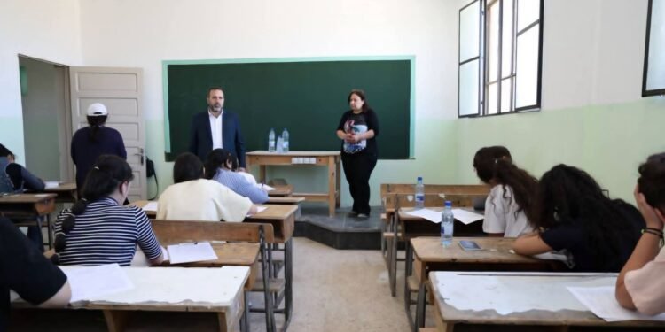 انطلاق امتحانات الدورة الاستثنائية لطلاب السويداء وسط صعوبات في الوصول إلى المراكز