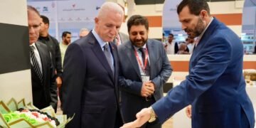 والي إسطنبول يزور جناح وزارة الثقافة السورية في معرض إسطنبول الدولي للكتاب العربي