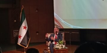 إبراهيم الجبين: الحداثة ليست شكلًا شعريًا… وتجربة القصيدة السورية تستحق المراجعة