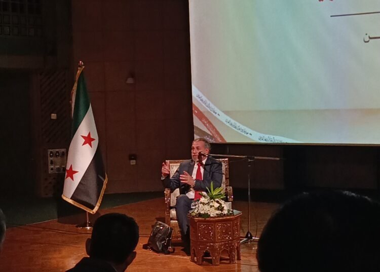 إبراهيم الجبين: الحداثة ليست شكلًا شعريًا… وتجربة القصيدة السورية تستحق المراجعة