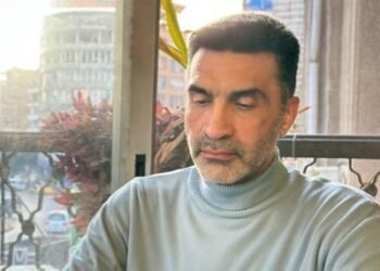 الشاعر عمر إدلبي لمنصة دمشق الإخبارية: مشاركتي في مهرجان دمشق الدولي للشعر العربي تحقق حلمًا انتظره الشعراء السوريون